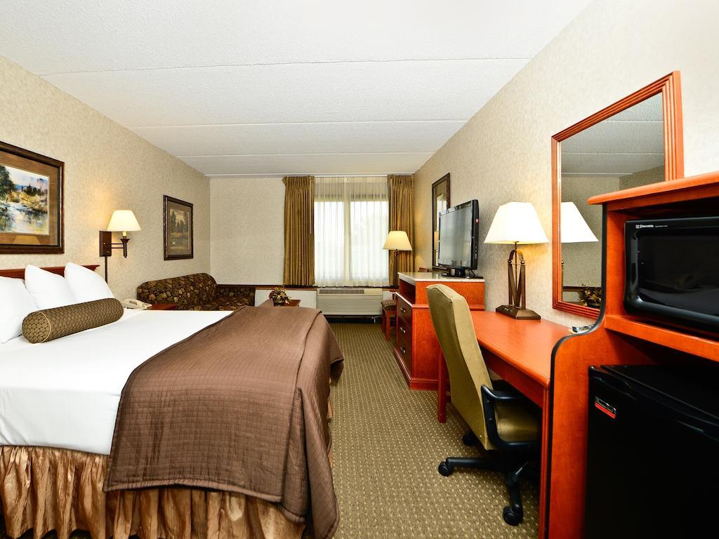 Ramada By Wyndham Plymouth Hotel & Conference Center Exteriér fotografie