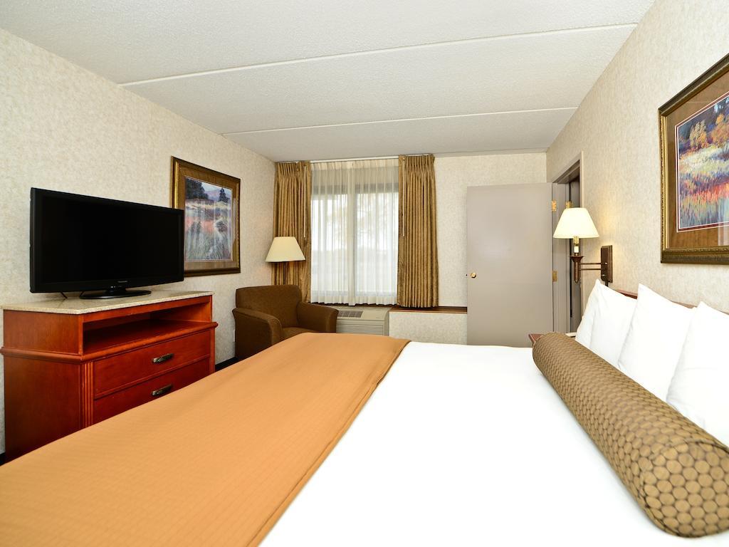 Ramada By Wyndham Plymouth Hotel & Conference Center Exteriér fotografie